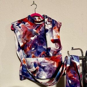Sleeveless Fish-Print Blouse in Multicolor